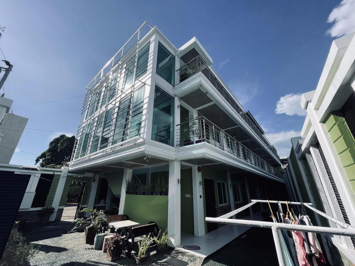 Delta Star Manor Hotell Naga  Eksteriør bilde